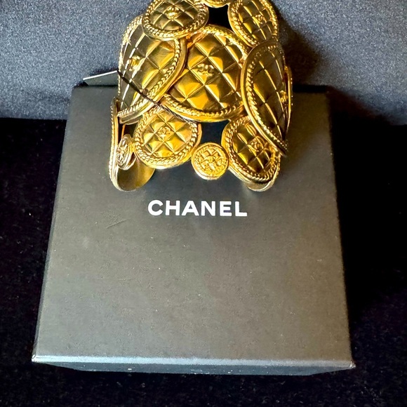 CHANEL Cuff bracelet. Unique design! Rare - Picture 2 of 10